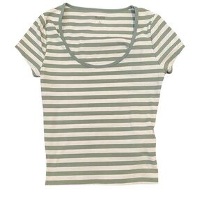 Hollister green and offwhite Tee size small